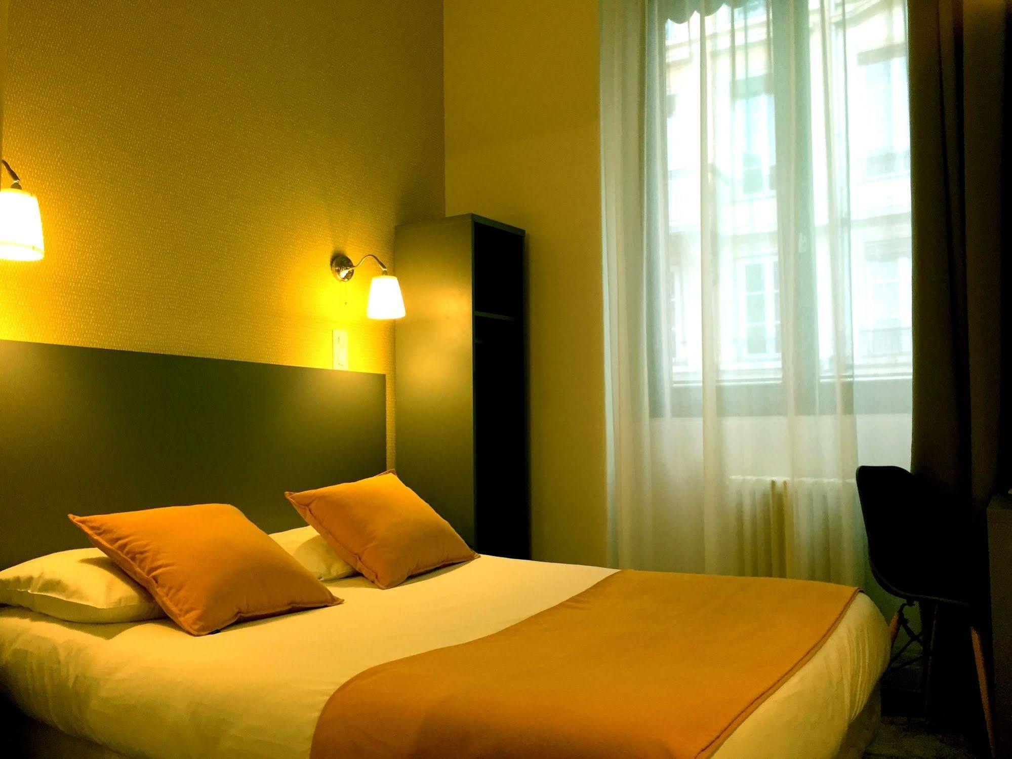Au Patio Morand Hotel Lyon Bagian luar foto